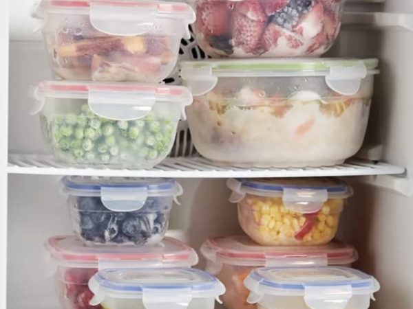 Lock ‘n Lock Easy Essentials 30-Piece Color Mates Storage Container Set only $22 (Reg. 76!)